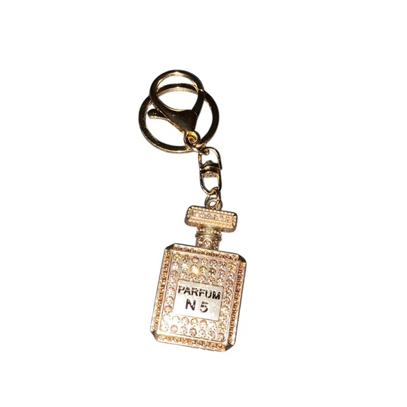 The Unbranded Brand Accessories - PARFUM No 5 NWOT GOLD KEYCHAIN